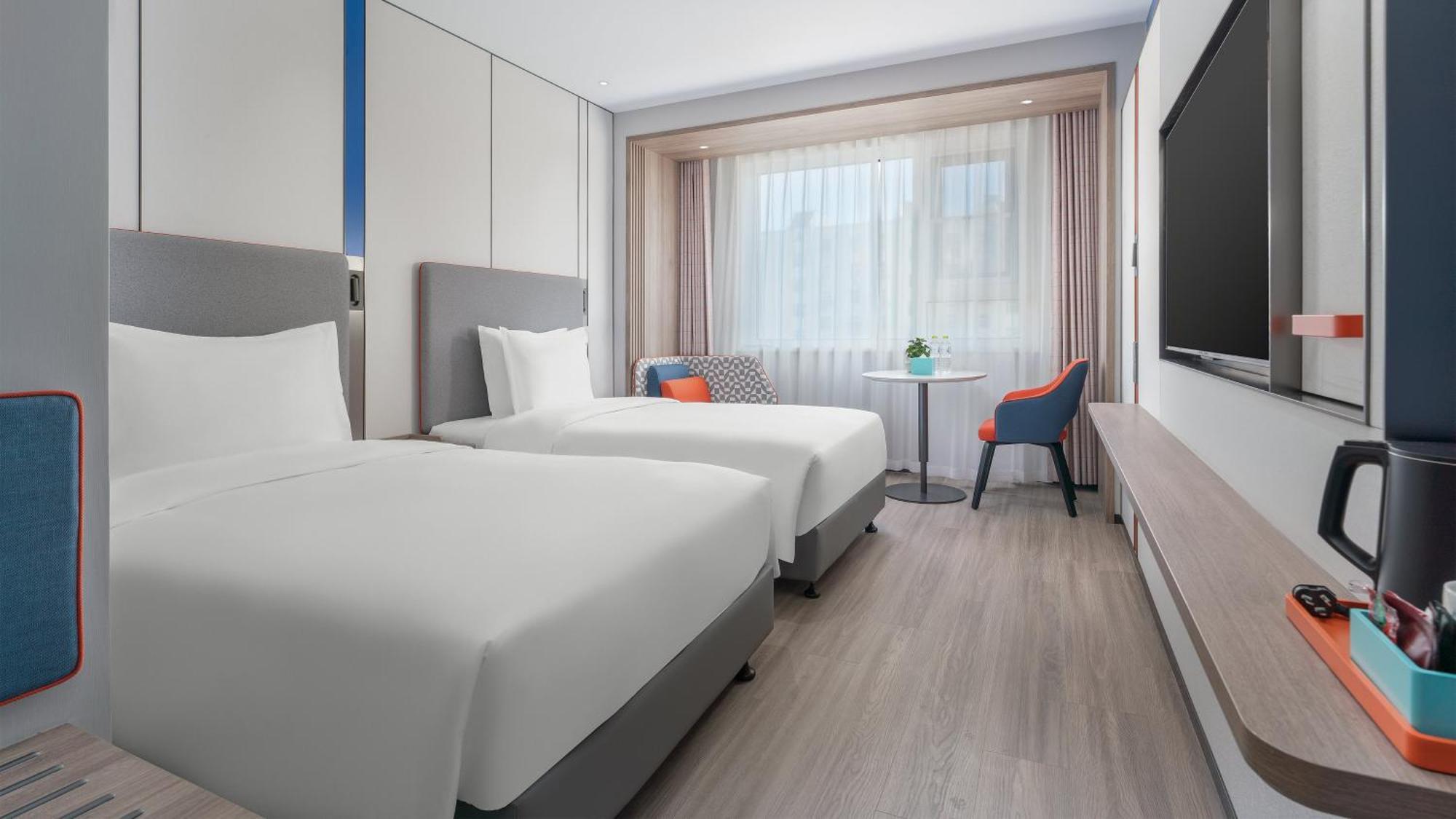 Holiday Inn Express Qingdao Shibei By Ihg Exterior photo