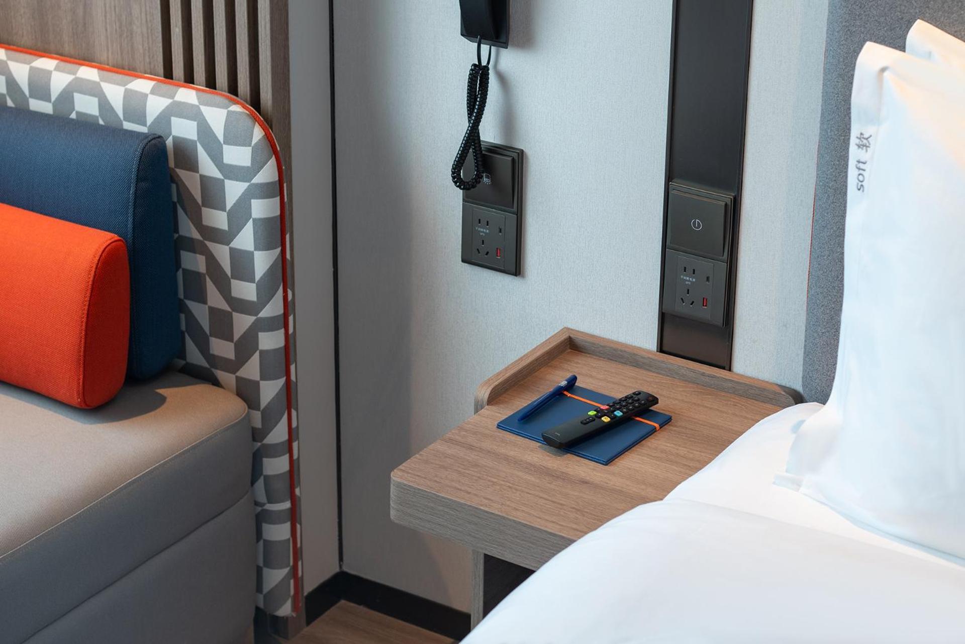 Holiday Inn Express Qingdao Shibei By Ihg Exterior photo